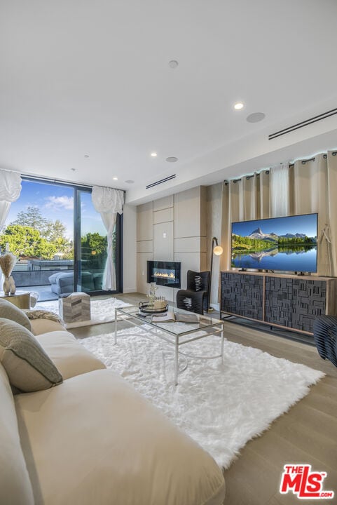 Building Photo - 10563 Ashton Ave