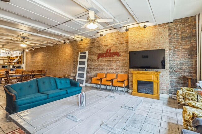 Building Photo - 2078 W 25th St