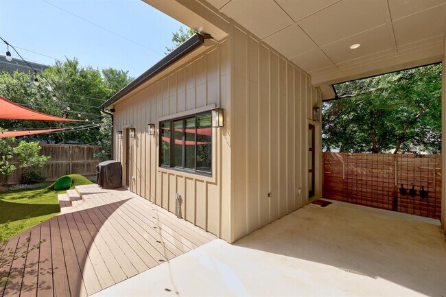 Building Photo - 5317 McCandless Street