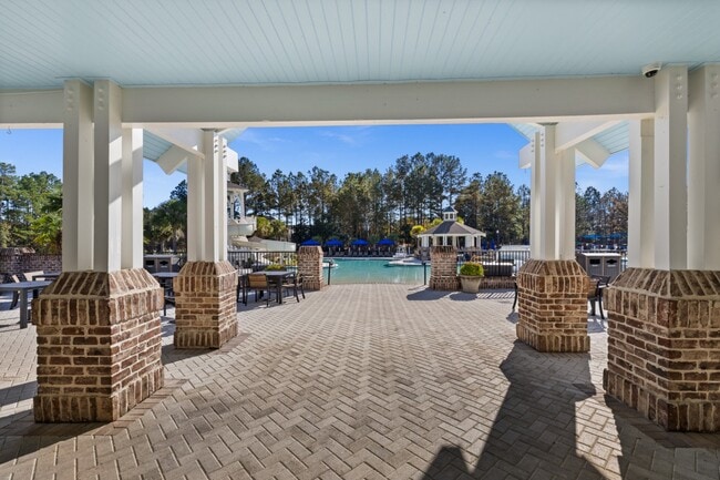 Building Photo - 119 Holloway Hl