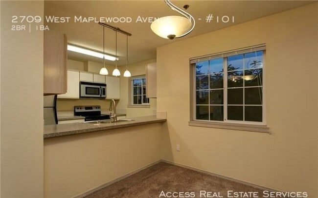 Building Photo - 2709 W Maplewood Ave