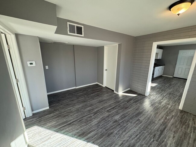 Building Photo - 1 Bedroom - 1 Bath -  Plus Office - 795 Sq. Ft. - Duplex - Chandler