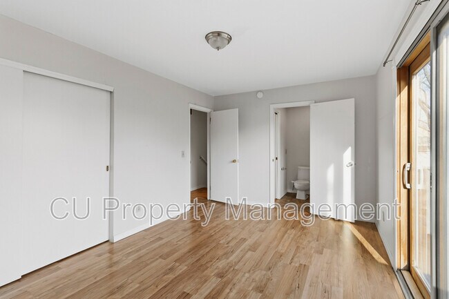 Building Photo - 1903 Sumac Dr