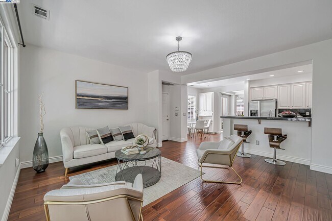 Building Photo - 260 Abigail Cir