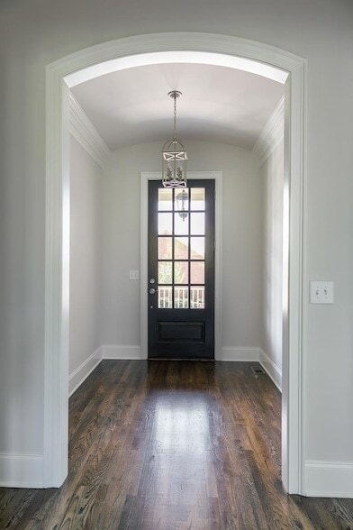 Building Photo - 2077 McAvoy Dr