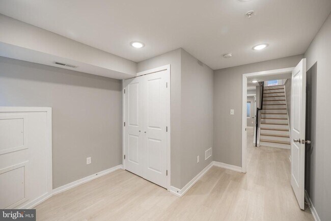 Building Photo - 2428 Jasper St