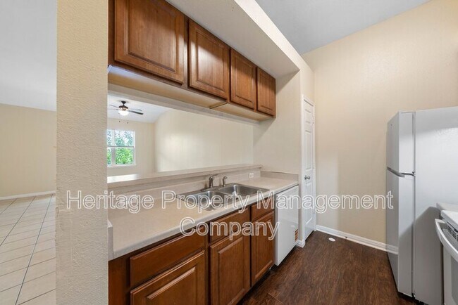 Building Photo - 518 Dukeway Dr