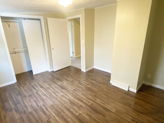 Building Photo - 4-Bedroom, 1 Bath Home on Wooded Lot near Aspirus Hospital