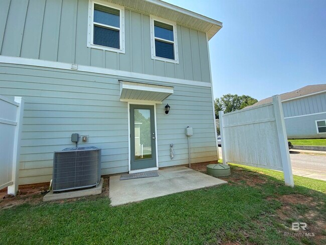 Building Photo - 25806 Pollard Rd