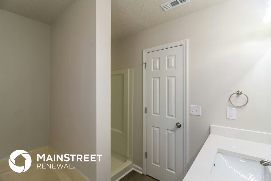 Building Photo - 7010 New Dale Rd