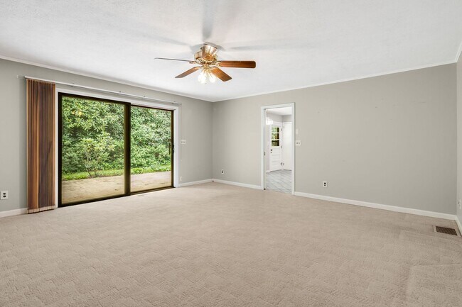 Building Photo - 102 Arbor Ln