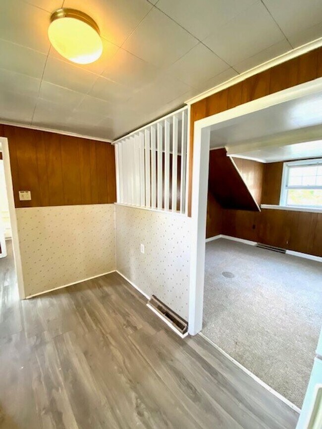 Building Photo - 746 Summit Ave