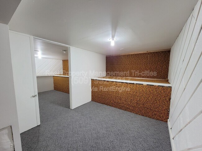 Building Photo - 87 Symons St