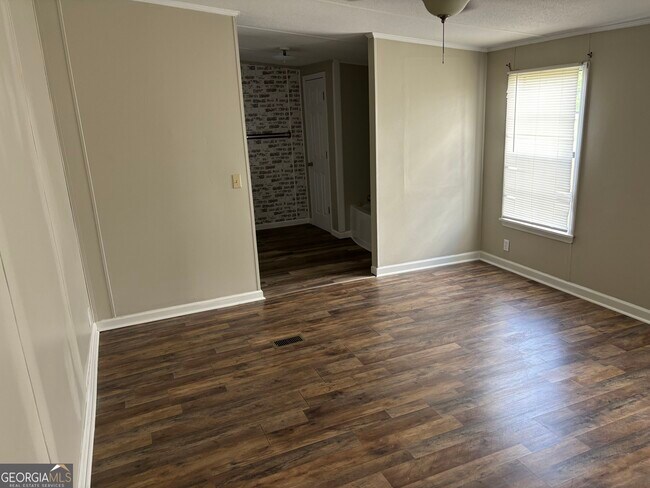 Building Photo - 266 Spring Lake Dr