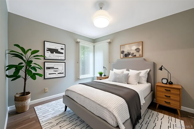 Building Photo - 12 Valley Cir