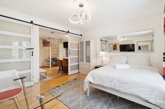 Building Photo - 40 Ella St