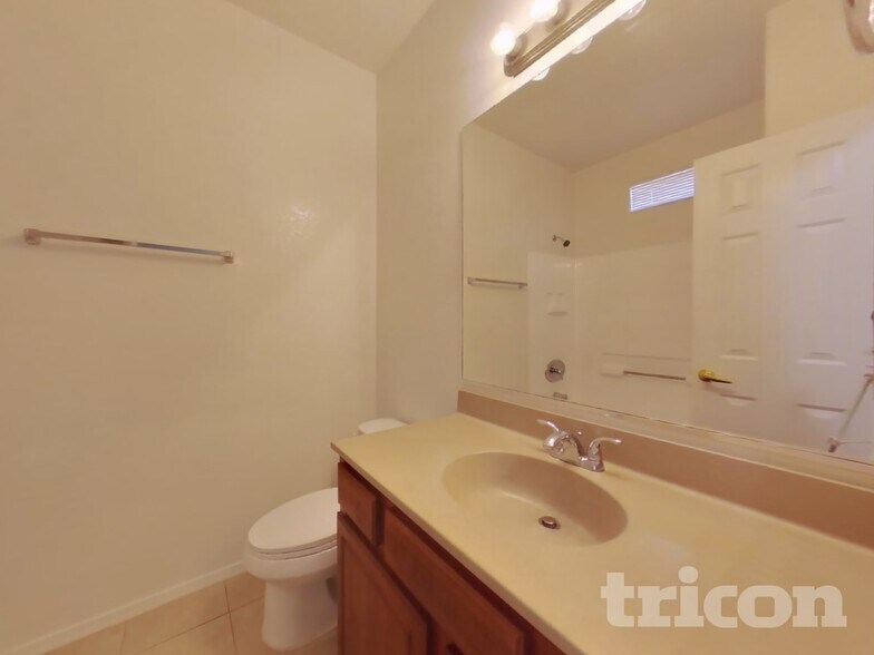 Building Photo - 18250 N Cave Creek Rd