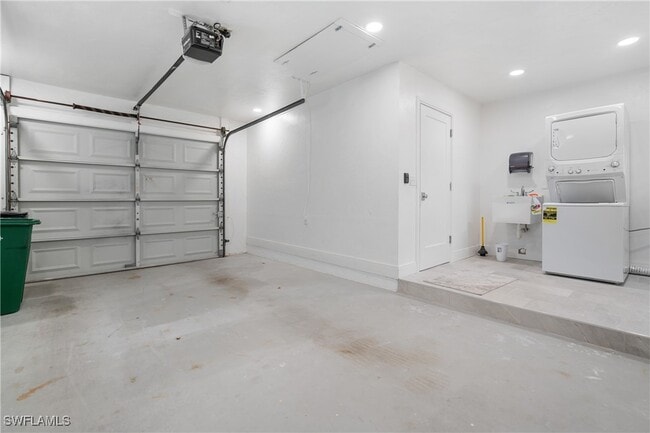 Building Photo - 250 Lanchester Ct