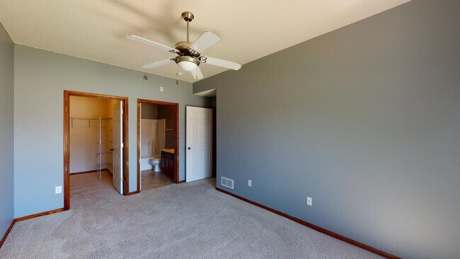 Building Photo - Fantastic condo in Ankeny-6mo Lease Option