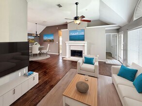 Building Photo - 3-Bedroom Home for Lease in Carrollton – U...