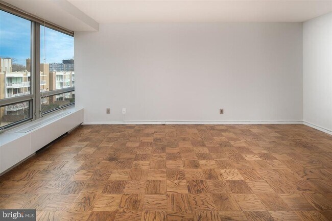 Building Photo - 1425 4th St SW