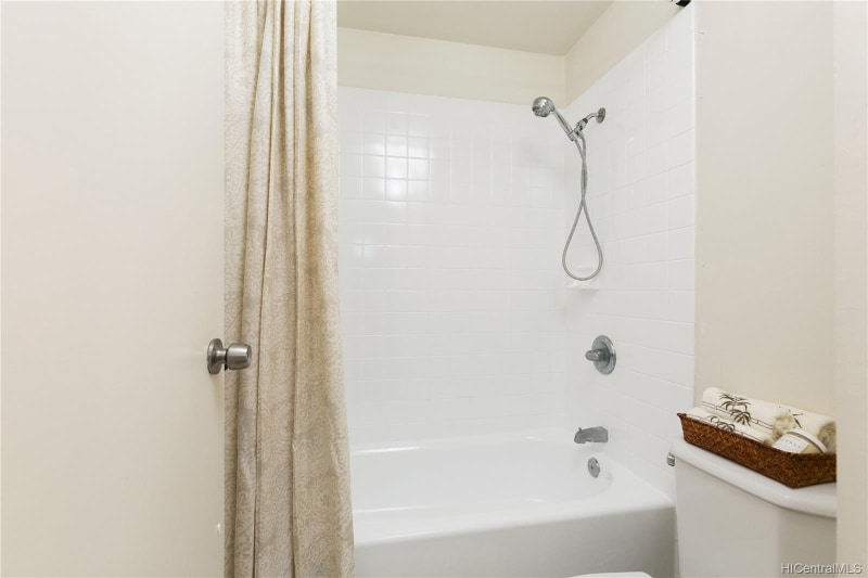 Building Photo - 2845 Waialae Ave