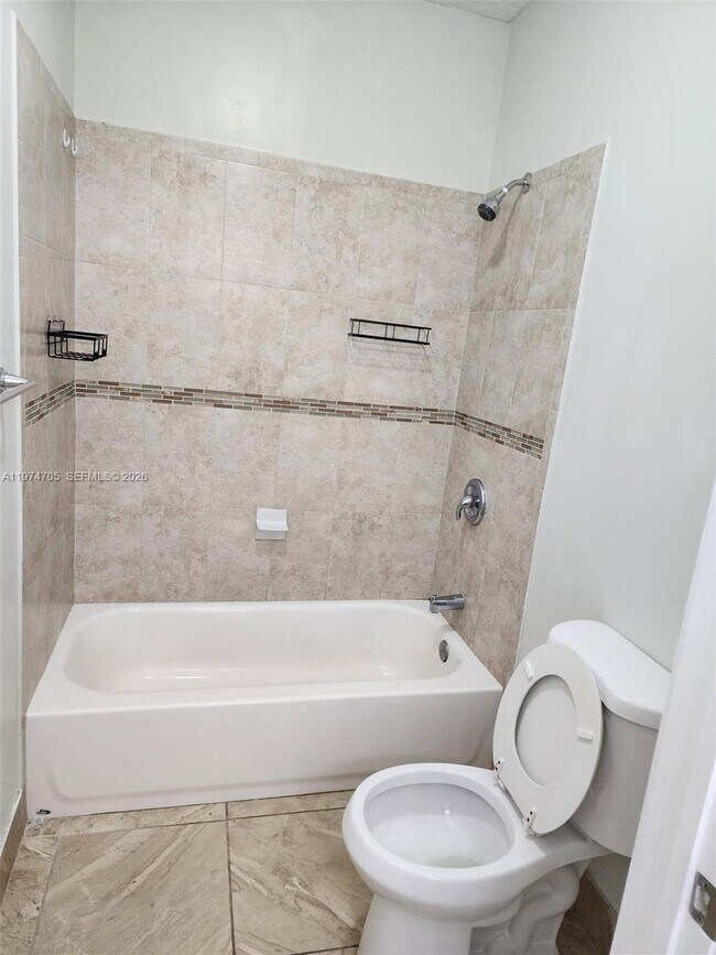 Building Photo - 1231 NE 32nd Ave