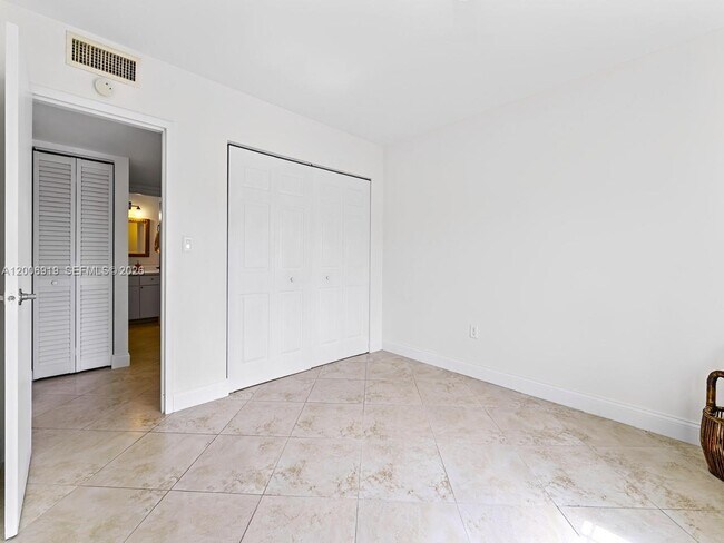 Building Photo - 5020 NW 79th Ave