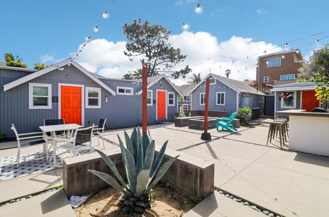 Building Photo - Experience Coastal Living -  Charming Studio Cottage Just a Stroll from Ocean Beach!