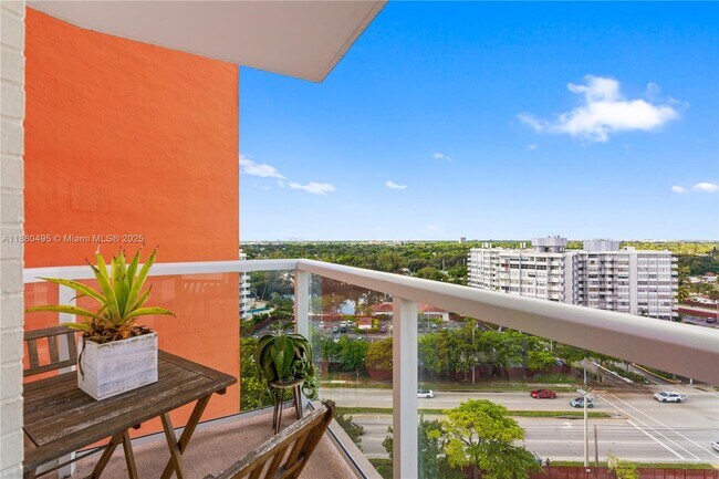 Building Photo - 1351 NE Miami Gardens Dr
