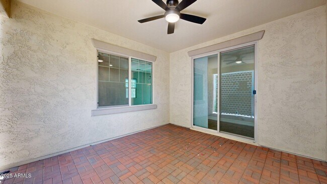 Building Photo - 209 E Beatryce St