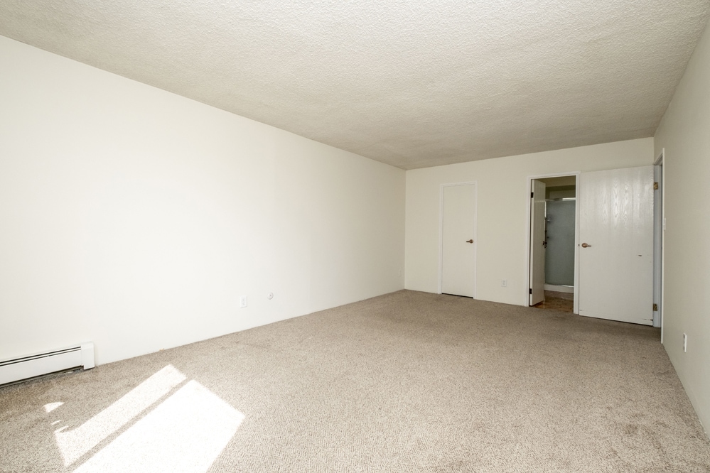 Building Photo - 3470 S Poplar St