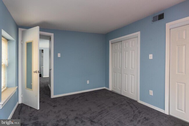 Building Photo - 1728 Mt Vernon St