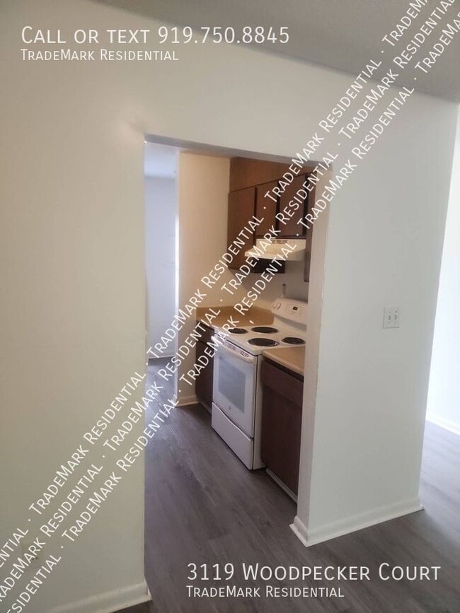 Building Photo - 3119 Woodpecker Ct