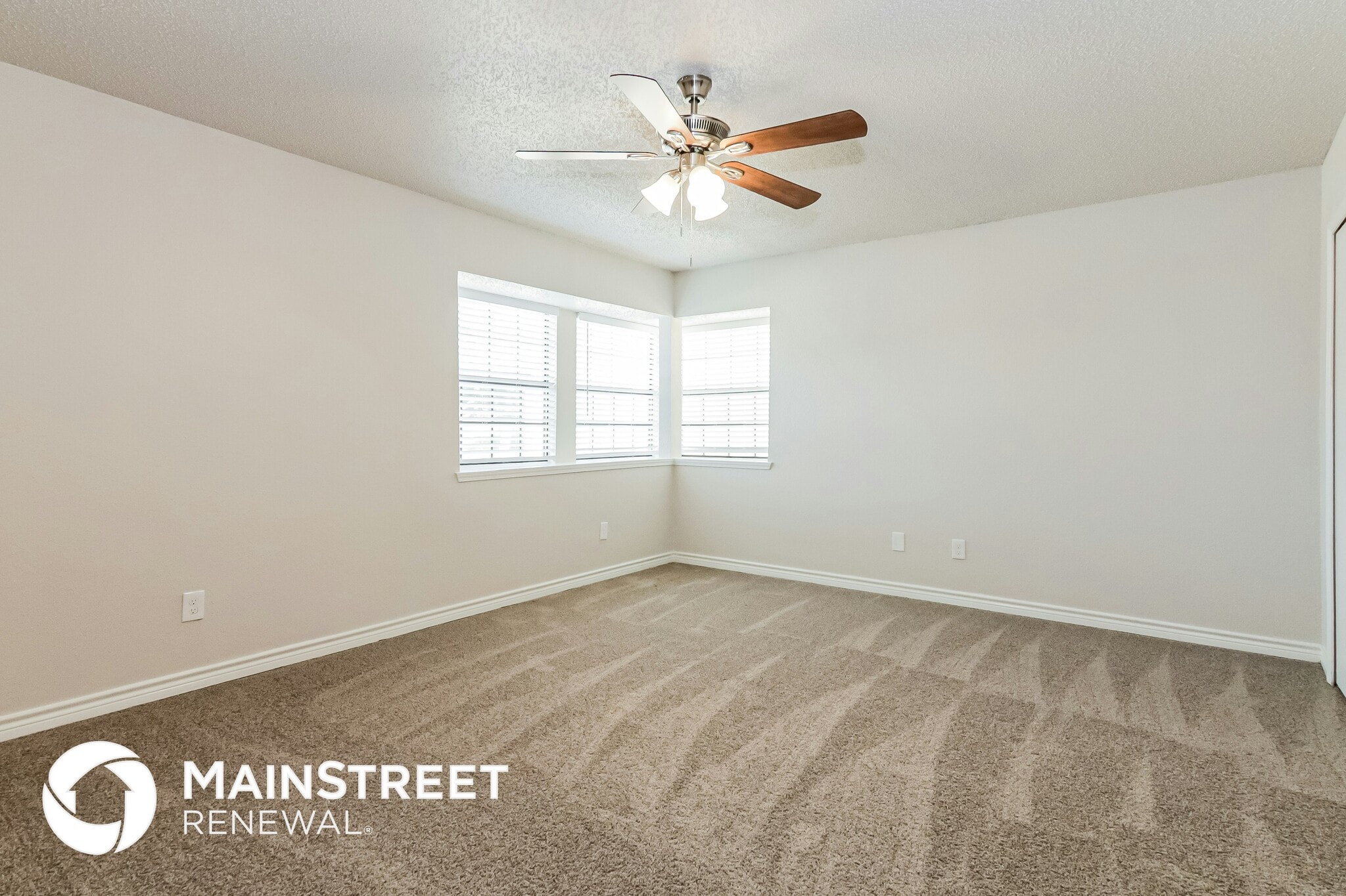 Building Photo - 2718 Holy Cross Ln