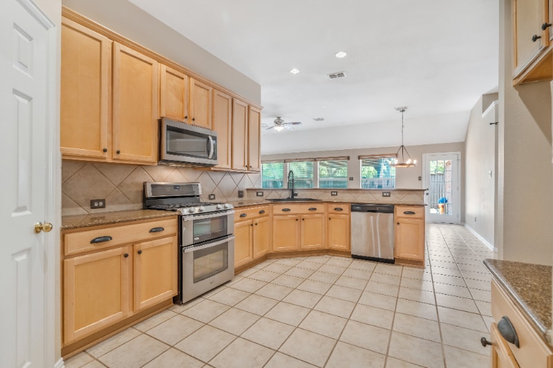 Building Photo - 6412 Autumn Trail
