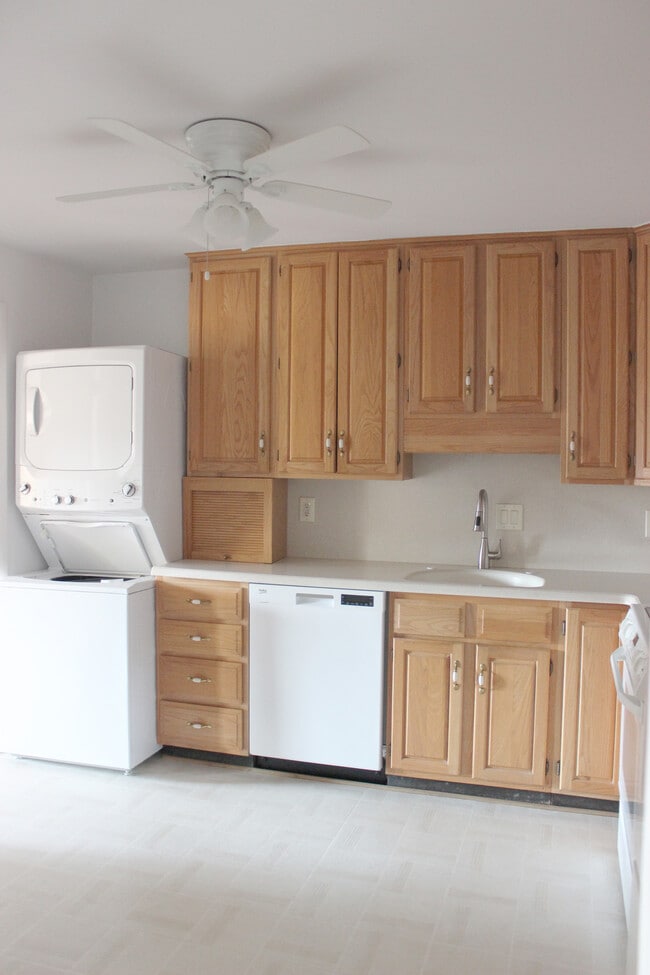 Building Photo - 7425 Democracy Blvd