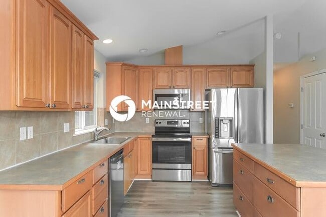 Building Photo - 3 Bedroom Pet-Friendly Home in SPANAWAY, W...