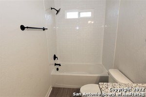 Building Photo - 10310 Lynwood Vlg