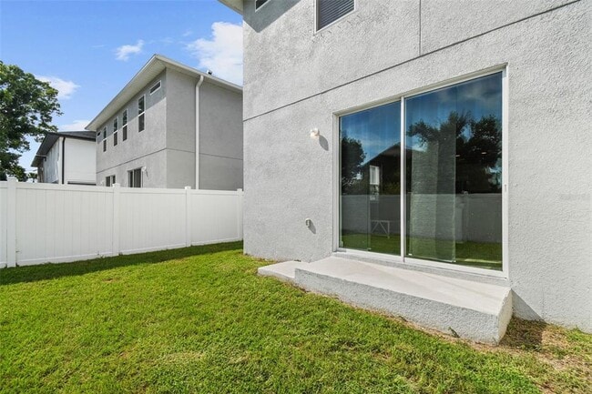 Building Photo - 3902 W Everett Ave