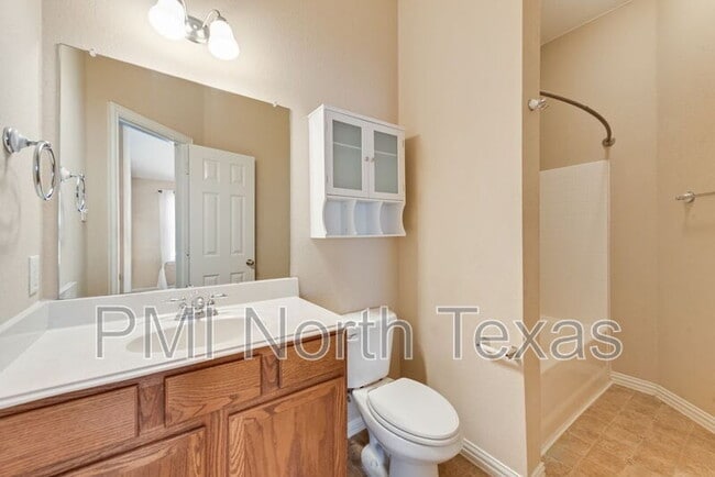 Building Photo - 1732 Bluebird Dr