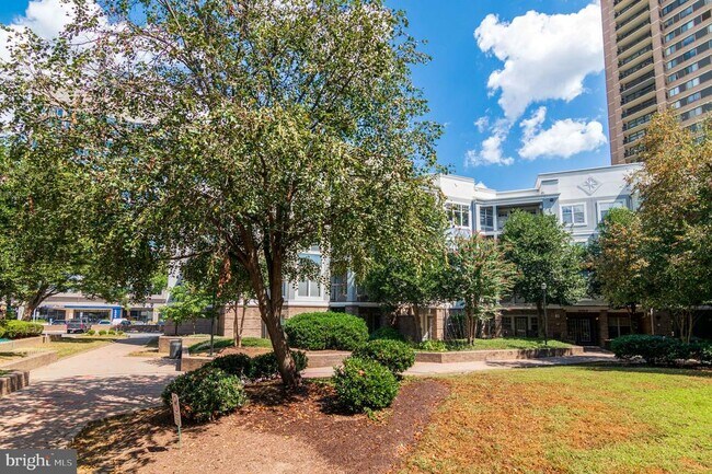 Building Photo - 5563 Seminary Rd