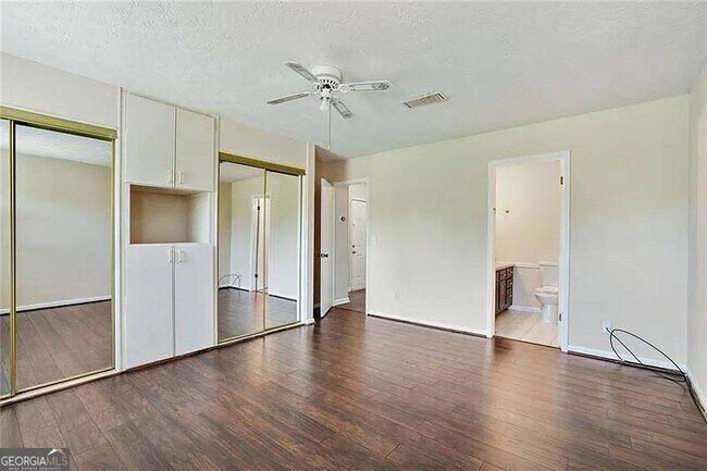 Building Photo - 76 Sandalwood Cir