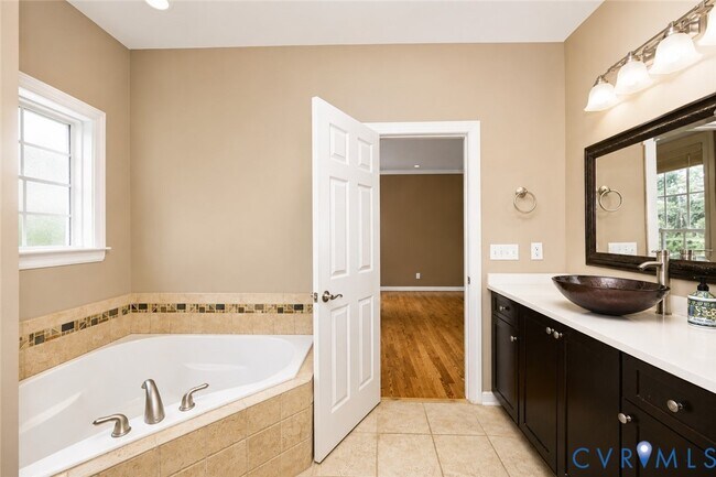 Building Photo - 11320 Sadler Oaks Dr