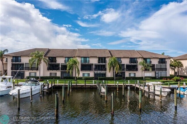 Building Photo - 270 Captains Walk