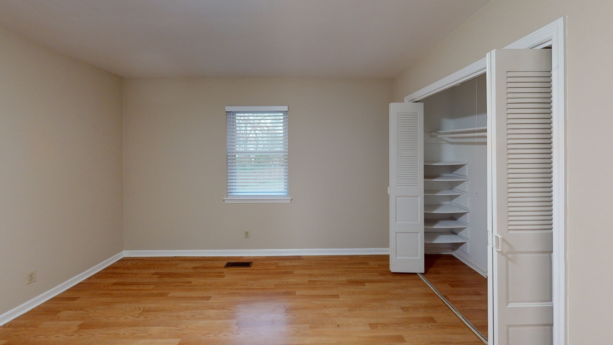 Building Photo - 3076 Speicher Cir