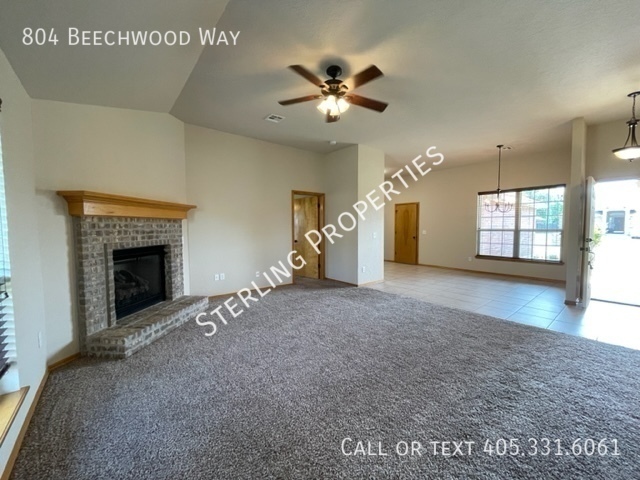 Building Photo - 804 Beechwood Way