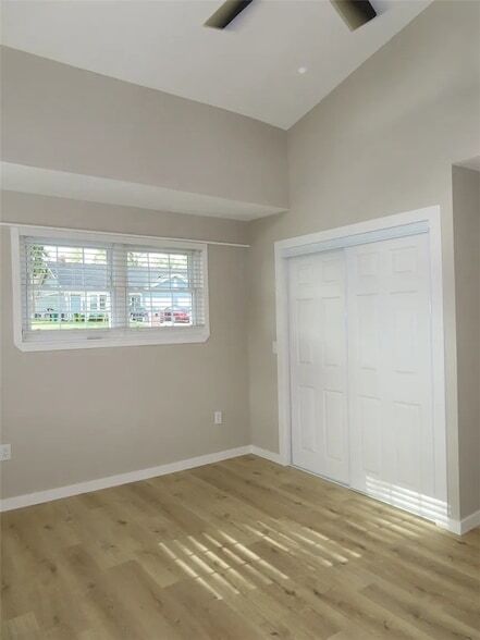 Building Photo - 1106 W Olrich St