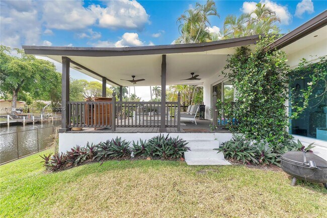 Building Photo - 4440 SW 28th Terrace
