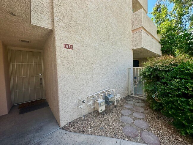 Building Photo - 1631 S Cerritos Dr